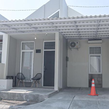 Villa Ku Villa Mu Semarang Ngoại thất bức ảnh