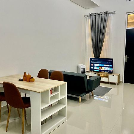 Villa Ku Villa Mu Semarang Ngoại thất bức ảnh