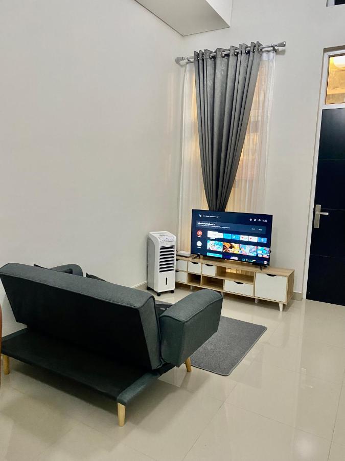 Villa Ku Villa Mu Semarang Ngoại thất bức ảnh