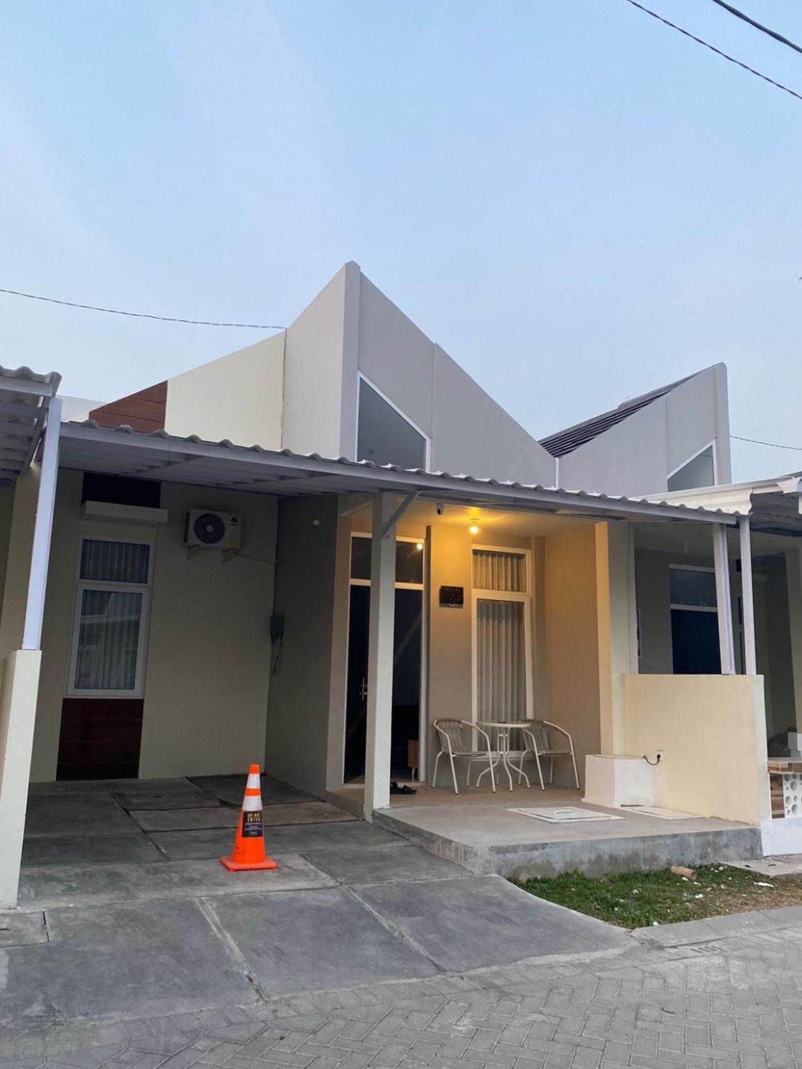 Villa Ku Villa Mu Semarang Ngoại thất bức ảnh