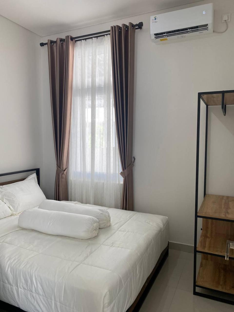 Villa Ku Villa Mu Semarang Ngoại thất bức ảnh
