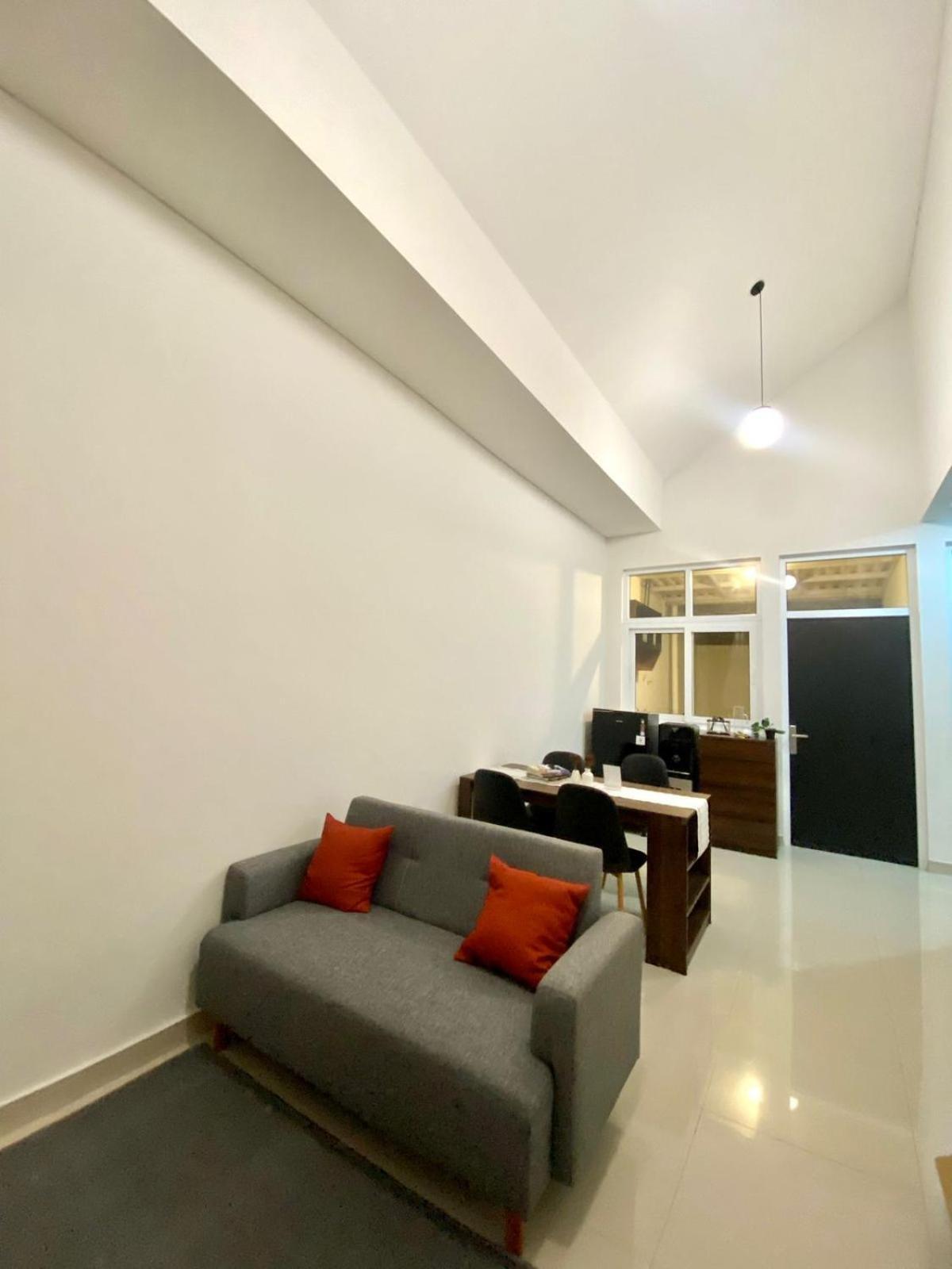 Villa Ku Villa Mu Semarang Ngoại thất bức ảnh